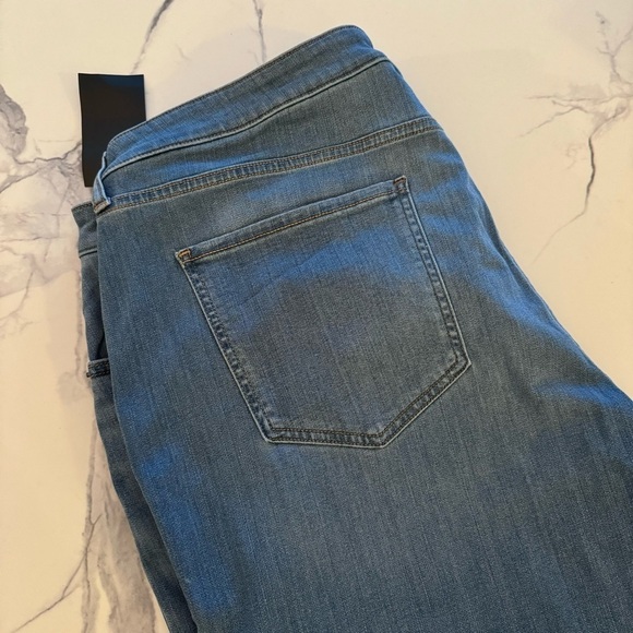 True Classic Straight Leg Jeans - Picture 5 of 6